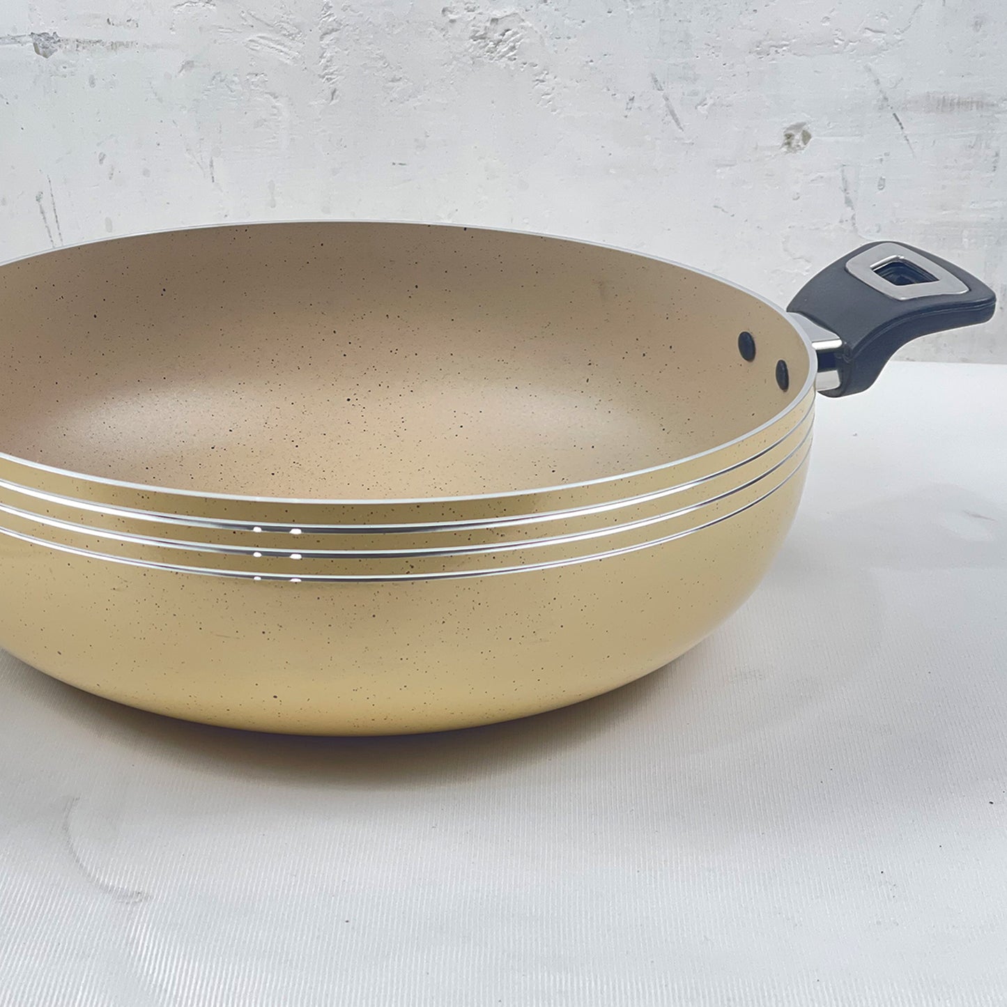 Non Stick Marble Coating Classic Wok/Karahi with Glass Lid - Beige