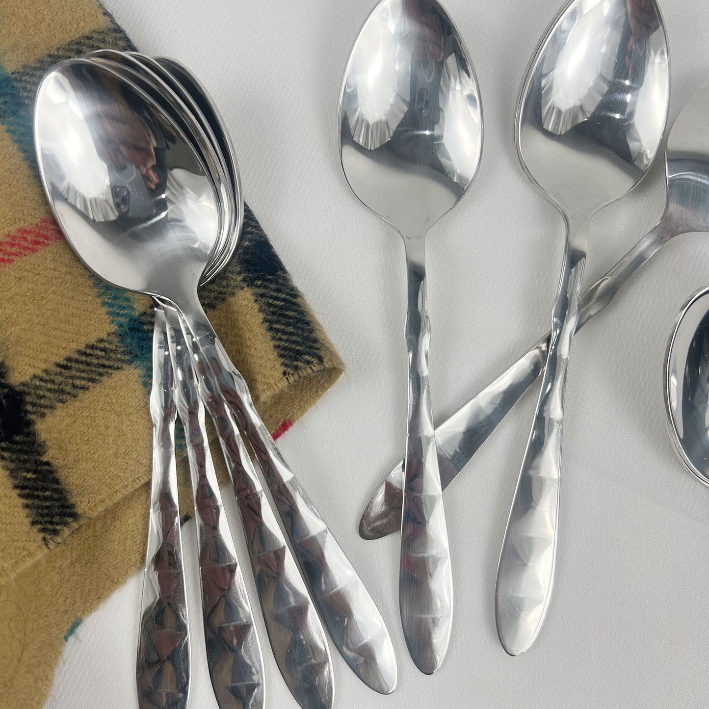 6-Piece Stainless Steel Table Spoon Set – Elegant Diamond Design